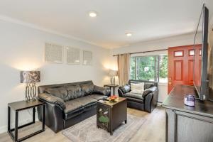 Home with Water Access: Close to Saratoga