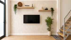 Roig Arena Suite Garden