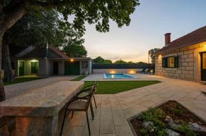 Experience VILLAGE LIFE - Jokini Dvori with private pool