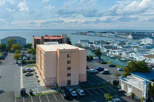 Walk to the Beach & Boardwalk! 2 BDR Family Condo!