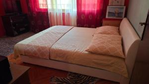 Cheapest comfortable apartment Center Crikvenica, 2AC, close to sandy beach