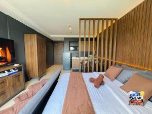 DEJA VIEW Studio Condo Unit at Sitari with PlayStation5 and 21st Floor City Skyline view