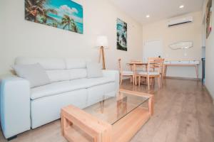 One BR with Balcony Walk to Malls Pool Gym