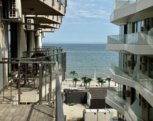 Apartamente Prima Linie cu Vedere la Mare 98