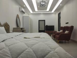 Alpha Holiday Home