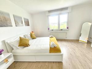 Bright 2BR Apartment w terrace&parking spaces
