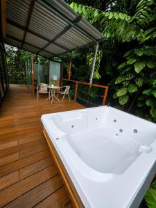 Nido de Cristal con Jacuzzi y AC