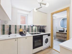 Brand-New 1BR w AC – Príncipe Real | By Airnest