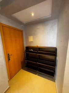 Modern Apartment Fast Wi-Fi and Free Parking