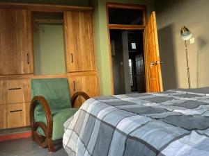 Buye Holiday House