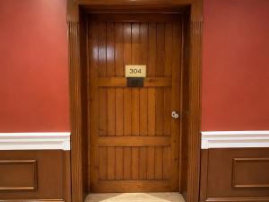 Cavi Rooms 304