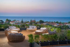 Mela Sea Suites - Seaview Private Suites