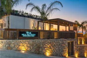 Mela Sea Suites - Seaview Private Suites