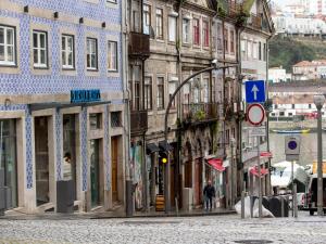 Rua de São João, 40 4050-297, Porto, Portugal.