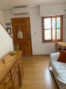 My Cosy Little Home- 2 Minutes Beach and Port- Mi Casita Del Mar- Junto del Playa y Center
