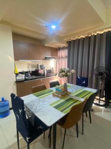 Manila Bay Sunset Suite 25 Petfriendly, Workfromhome Ready, Near Airport, MOA, PICC, World Trade Center, US Embassy