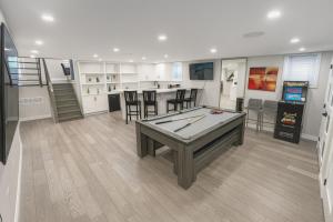 Luxe Home Near Limeridge - Sleeps 11 - Pool