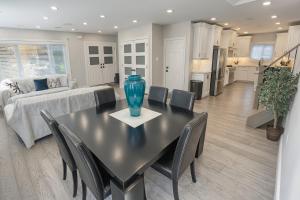 Luxe Home Near Limeridge - Sleeps 11 - Pool