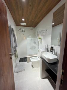 Private Suite for 2 in Ahangama Surf Beach