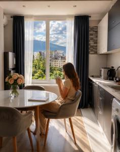 Rose apt South Park - Free Public Parking, Mountain View, self check-in, near metro, stores, family-friendly