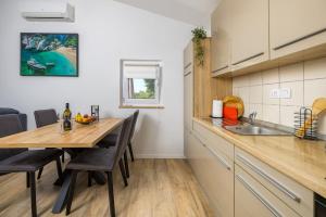Holiday Home Romana
