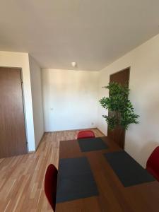 3 Bedroom Central Premium Apartment - Free Parking