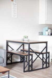 1BR Near UAB with Free Parking, Fast Wi-Fi, Workspace