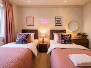Stylish 5BR Retreat Luxury Stay Darlington