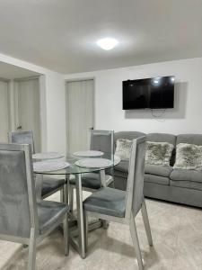 Junto a la playa, moderno y acogedor apartamento