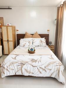 Spacious Studio w Pool, Gym, Smart Lock, Netflix