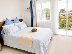Spacious Studio w Pool, Gym, Smart Lock, Netflix