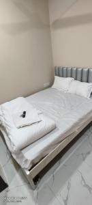 BK International Guest House - Near Esplanade & Park street Area