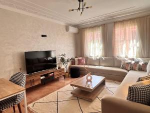 Calm 2BR - Fast WiFi - 2 Desks - Near Guéliz