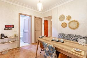 Calm 2BR - Fast WiFi - 2 Desks - Near Guéliz