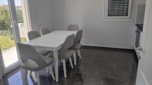 Pako house