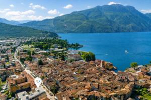 Casa Lucia in Riva Town - Happy Rentals