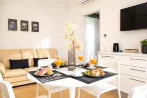 COMO CENTRAL - Brand-new flat for 5 Steps to lake A-C