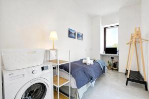 Quiet Oasis In Riva Heart with Balcony Dining - Happy Rentals