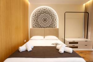 Modern Pool Side Studio Palm - Happy Rentals