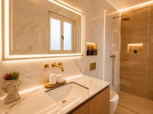 SAS luxury homes