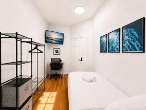 Private Bedroom Walk to PATH 15 min NYC Access