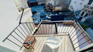 Air-conditioned, Combi boiler, Fully central, Entire apartment