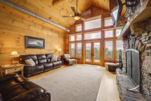 66-Acre Group Escape! Gateway to Grandfather Mtn