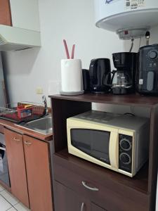 Apartamento equipado con cocina, wifi, baño l Movistar Arenas, Fantasilandia, Santiago centro