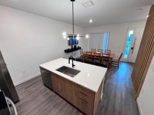 3 Bd 3 Ba The Hub At Westside Reserve 3265 Sw