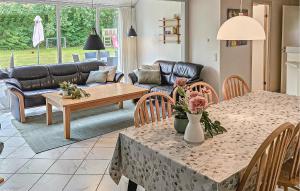 Gorgeous Home In Oksbøl With Sauna