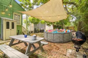 Ursulines Colorful Historic Home near French Qtr