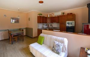 1 Bedroom Lovely Home In Arezzo