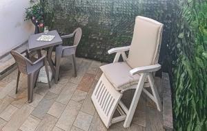Cozy Home In Isola Delle Femmine With Wifi