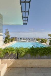 Theglamspacedowntownsd Poolhottubminigolf